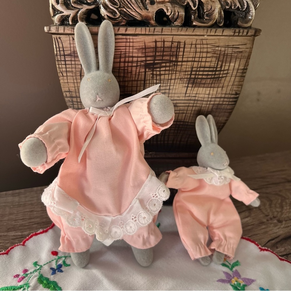 Department 56 Bunny O’Hare Flocked Pink Bunnies Velvet Easter Bundle SpringDecor